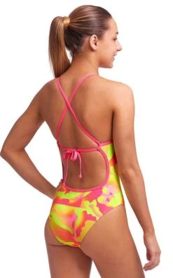 Maillot De Bain Funkita Fille Tie Me Tight - Pinged Pink -Funky Trunks Soldes pinged pink girls2